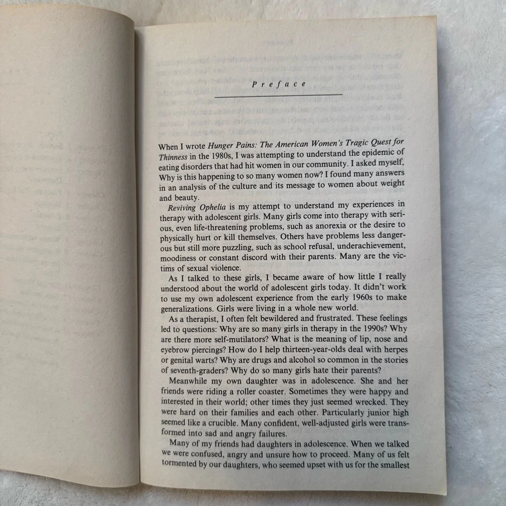 REVIVING OPHELIA Saving The Selves of Adolescent Girls by Mary Pipher Book